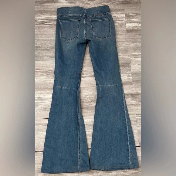 Free People Penny Pull-On Dark Wash Blue Mid Rise Flare Jeans Women’s Size 26 - Picture 7 of 12